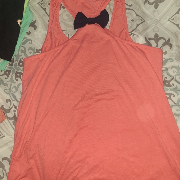 Bundle of T-shirts - Picture 6 of 9